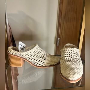 😇 3/$15 or listed price **NWT size 7.5 woven open back heel